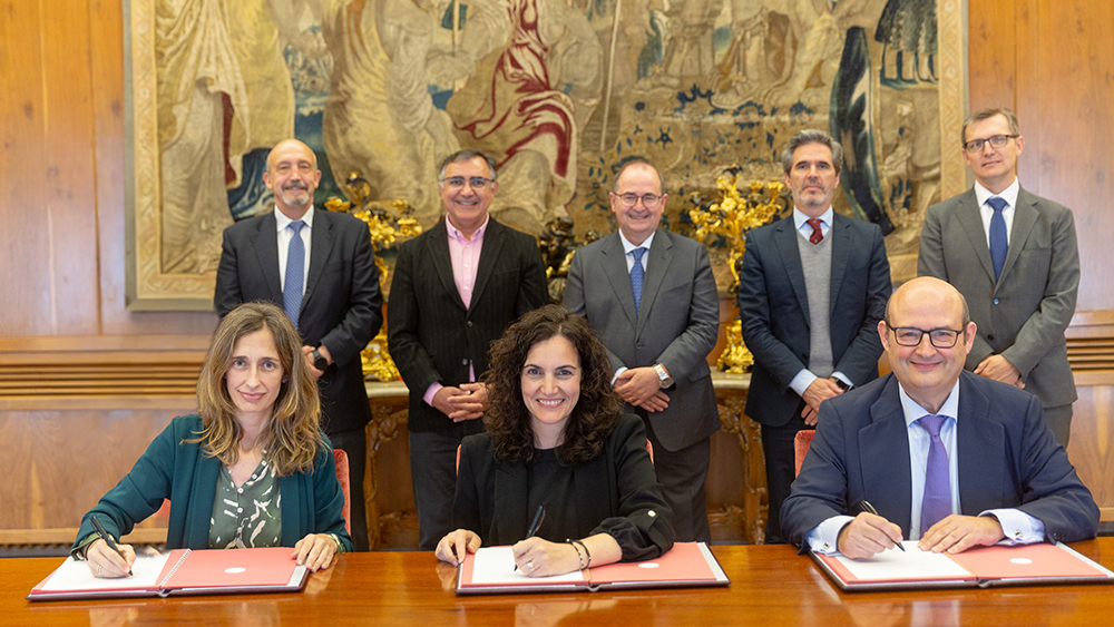 Foto firma Dignia y UNAV copia
